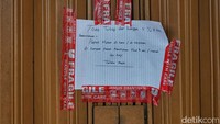Sektor informal tersebut seperti jasa pangkas rambut, warung nasi warteg, jasa service sepeda motor, hingga kursus mengemudi.