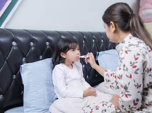 10 Ciri Demam karena Kecapekan pada Anak dan Kapan Harus Diwaspadai