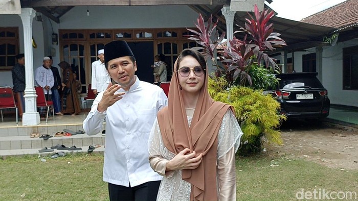 Emil Dardak dan Arumi Bachsin ikut Lebaran ketupat di Trenggalek