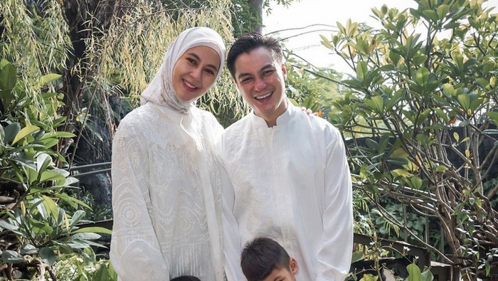 Gaya Paula Verhoeven mantap berhijab