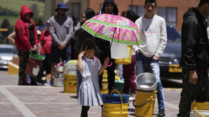 Gegara El Nino, Warga Kolombia Antre Air Bersih