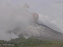 Gunung Merapi Muntahkan Awan Panas 1 Km Sore Ini