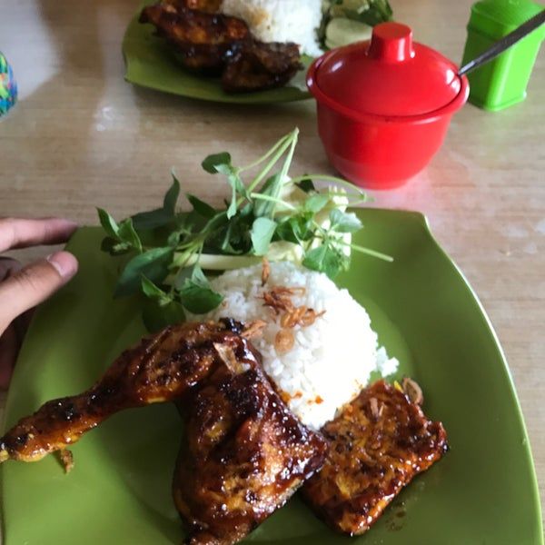 Gurih Mantap! Ayam Bakar yang Enak dan Murah Ada di 5 Tempat Ini