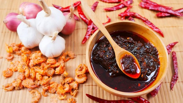 Resep Chili Oil Pedas Nendang dan Gurih, Mudah Membuatnya!