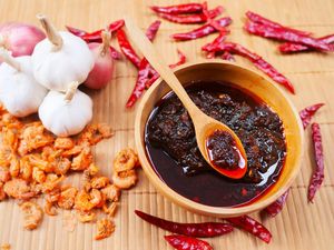 5 Manfaat Chili Oil, Redakan Nyeri hingga Bikin BB Turun