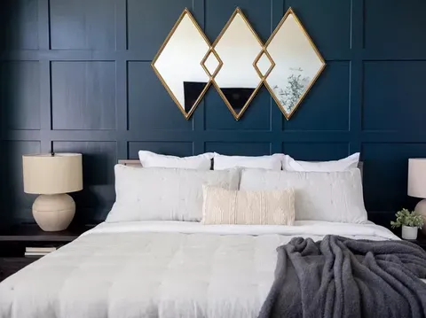 Inspirasi pemasangan wall panel pada kamar tidur.