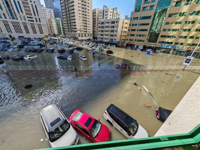 Internet dan listrik terputus di beberapa apartemen di Dubai imbas banjir