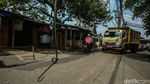 Kabal Fiber Optik Putus-Menjuntai di Jalan Resahkan Warga Depok