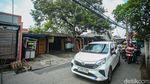 Kabal Fiber Optik Putus-Menjuntai di Jalan Resahkan Warga Depok