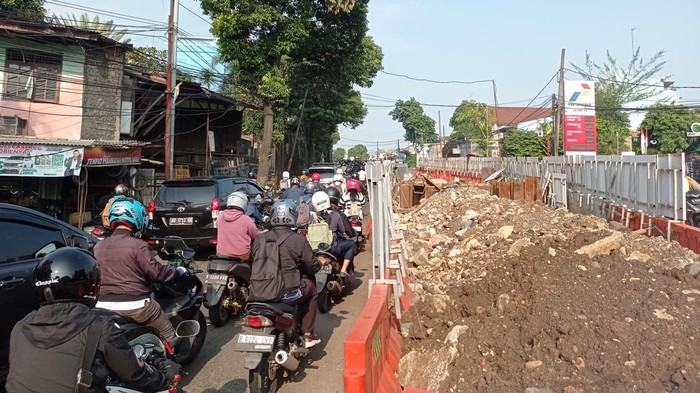 Kemacetan di Jl TB Simatupang