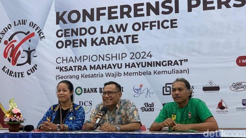 Konferensi pers Gendo Law Office Open Karate Championship 2024, pada Rabu (17/4/2024) di Gor Lila Buana Denpasar. (Siti Muamalah)