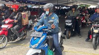 Diikuti kendaraan roda dua yang telah kembali ke Jawa sebanyak 65.946 unit atau mencapai 85% dibandingkan jumlah kendaraan roda dua yang pada berangkat dari Pulau Jawa pada periode mudik sebanyak 77.573 unit kendaraan. Sedangkan kendaraan roda empat yang telah kembali ke Jawa sebanyak 79.896 unit atau mencapai 80% dibandingkan jumlah roda empat yang berangkat dari Pulau Jawa pada arus mudik sebanyak 100.087 unit kendaraan.