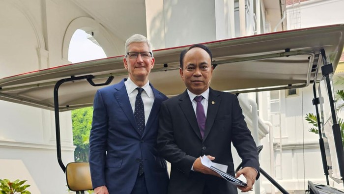 CEO Apple Tim Cook dan Menkominfo Budi Arie Setiadi
