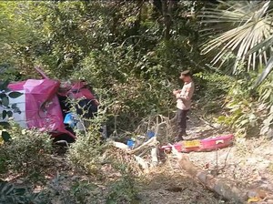 Bus Angkut Wisatawan Masuk Jurang di Aceh, 23 Orang Terluka