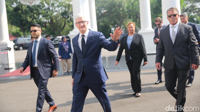 Momen CEO Apple Tim Cook Tiba di Istana Temui Jokowi