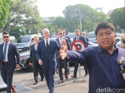 Momen CEO Apple Tim Cook Tiba di Istana Temui Jokowi