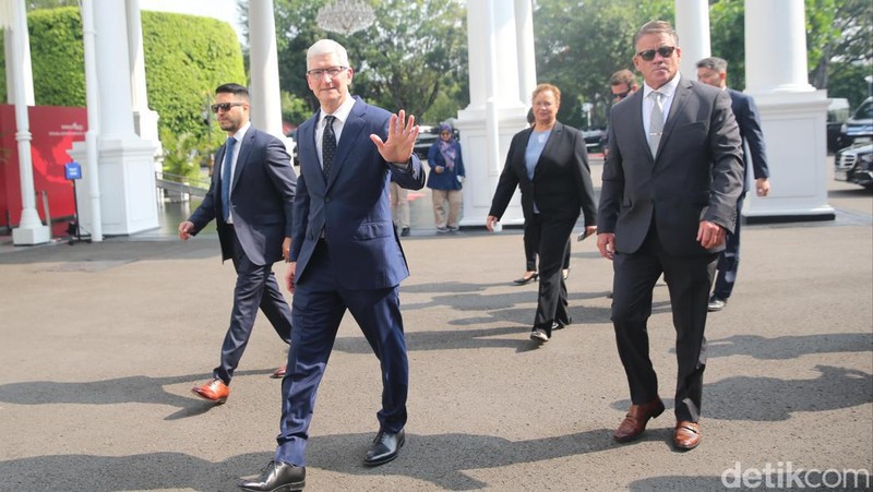 Momen CEO Apple Tim Cook Tiba di Istana Temui Jokowi