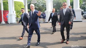 Momen CEO Apple Tim Cook Tiba di Istana Temui Jokowi