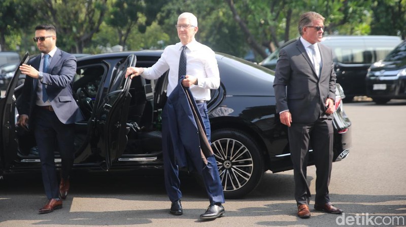 Momen CEO Apple Tim Cook Tiba di Istana Temui Jokowi