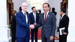 Momen Jokowi dan Bos Apple Salaman-Ngobrol Bareng di Istana