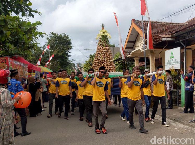 Meriahnya Tradisi Lebaran Ketupat di Durenan Trenggalek