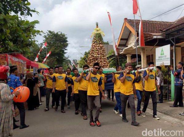 Meriahnya Tradisi Lebaran Ketupat di Durenan Trenggalek