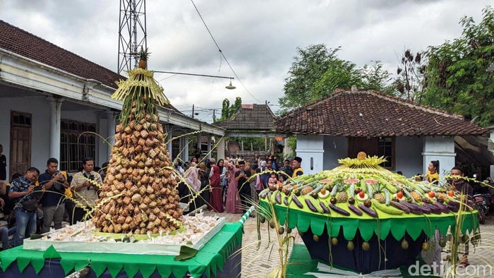 Potret Tradisi Lebaran Ketupat di Trenggalek