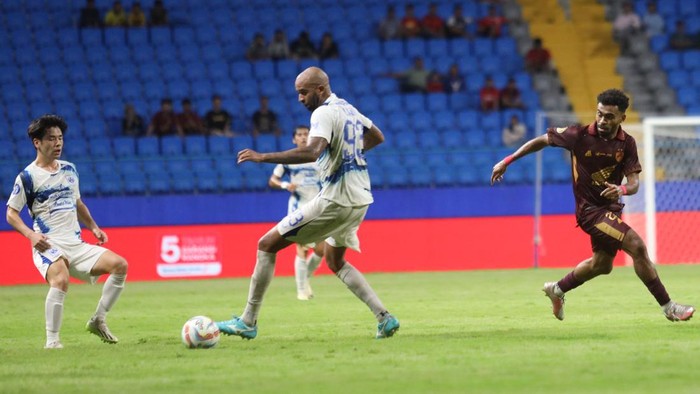 PSM Makassar menang 3-1 lawan PSIS Semarang dalam laga Liga 1 pekan ke-31 Liga 1 2023/2024 di Stadion Batakan.