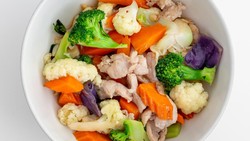 Resep Tumis Sayuran dan Ayam ala Thai, Segar Gurih Kaya Nutrisi