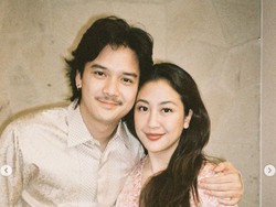 7 Gaya Lebaran Sherina & Suami, Sederhana Pakai Baju Zaman SMP - Milik Mertua