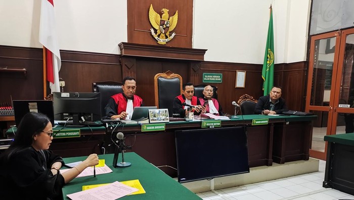 Sidang perkara tipu gelap di PN Surabaya