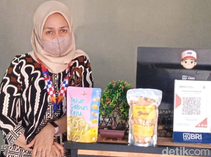 Silvi Ermawati, Sales UMKM JNE Medan saat ditemui di Plaza Pesona Nusantara (Andika Syahputra/detikcom)