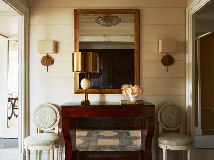 Tampilan dinding dengan wall panel.