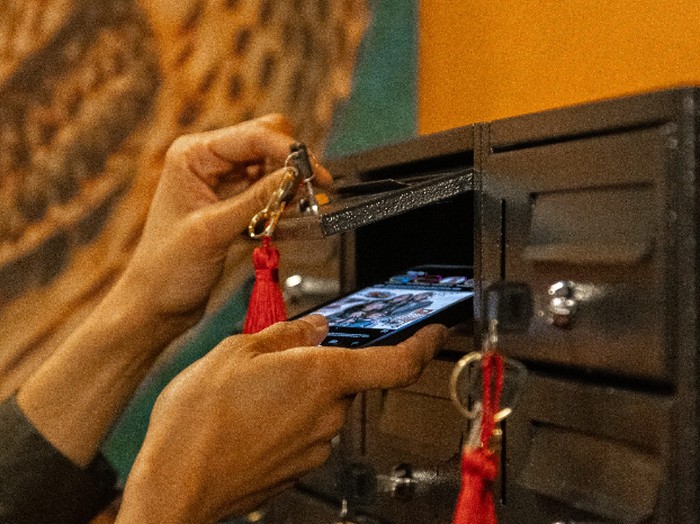 Restoran Ini Beri Hadiah Tamu yang Makan Tanpa Main Ponsel