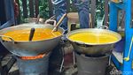 Maknyus! Tongseng Kambing Muda Dimasak di Tungku Arang