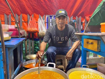 Maknyus! Tongseng Kambing Muda Dimasak di Tungku Arang
