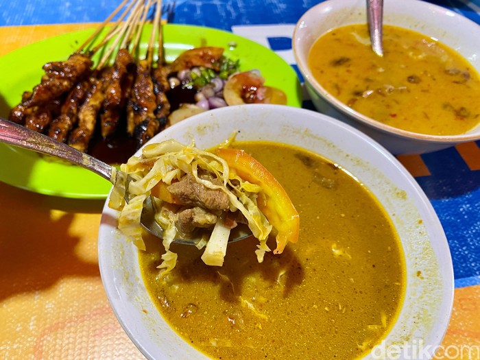 Tongseng BRI: Sedep Mlekoh! Tongseng Kambing Dimasak di Tungku Arang