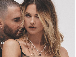 Foto Mesra Adam Levine dan Behati Prinsloo Saat Jadi Model Perhiasan