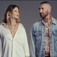 Desainer perhiasan Jacquie Aiche mengungkapkan alasan memilih Behati Prinsloo dan Adam Levine sebagai model brandnya. “Aku selalu suka bekerja dengan Behati - setiap kali kita berpose bersama, rasanya sama istimewanya seperti pertama kali,” katanya. Foto: Dok. Jacquie Aiche