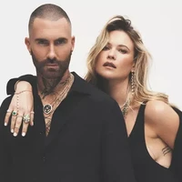 “Sejak memperkenalkan koleksi pria kami, aku telah bermimpi tentang kampanye untuk pasangan. Behati dan Adam terasa seperti pasangan yang sempurna - mereka pemberontak, berjiwa bebas, dan memiliki magnet yang tidak bisa ditolak,” ujar Jacquie Aiche lagi. Foto: Dok. Jacquie Aiche