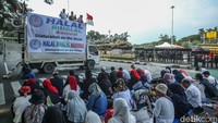 Aksi yang menerjunkan satu mobil komando ini berjalan tertib.