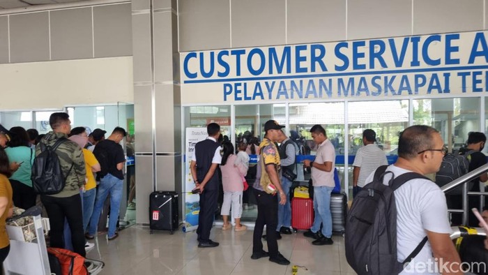 Aktivitas di Bandara Sam Ratulangi Manado.
