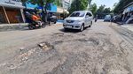 Awas! Jalan Asem Baris Raya Tebet Rusak