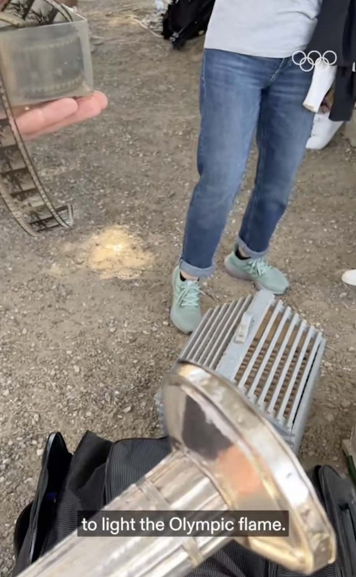 Api untuk event Olimpiade Paris 2024 sudah dinyalakan. Bagaimana proses penyalaan api Olimpiade itu?