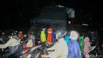 Angin Kencang di Sawangan Depok Bikin Baliho Roboh