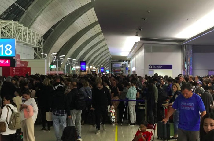 Bandara Dubai kebanjiran