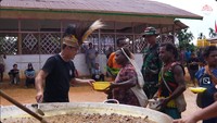 Mewek! Bobon Santoso Buktikan Orang Papua Tak Tahu Daging Sapi