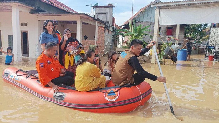 BPBD Sumsel salurkan bantuan dan evakuasi warga terdampak banjir di Muratara.