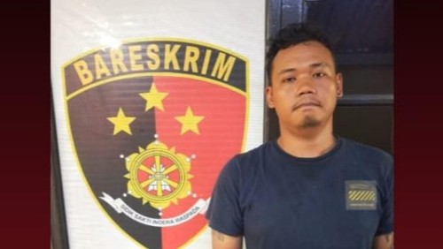 Edo Rizki Kenang Prahara (34), pencuri helm di mal Plaza Renon, Kota Denpasar, ditahan di Polsek Denpasar Timur. (Dok Polsek Denpasar Timur)