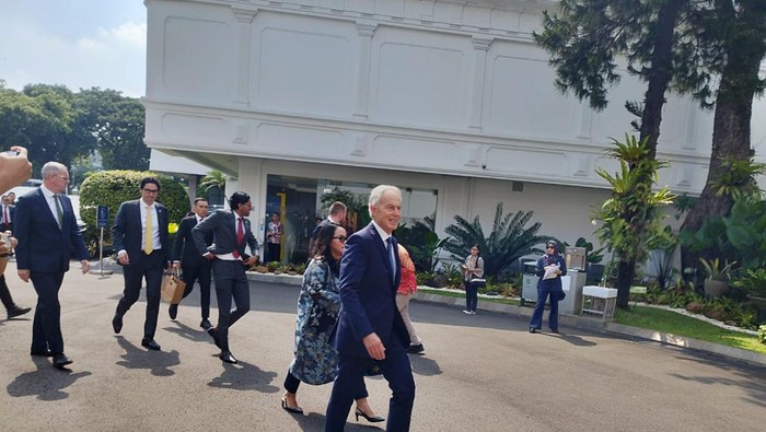 Eks PM Inggris Tony Blair Merapat ke Istana Temui Jokowi